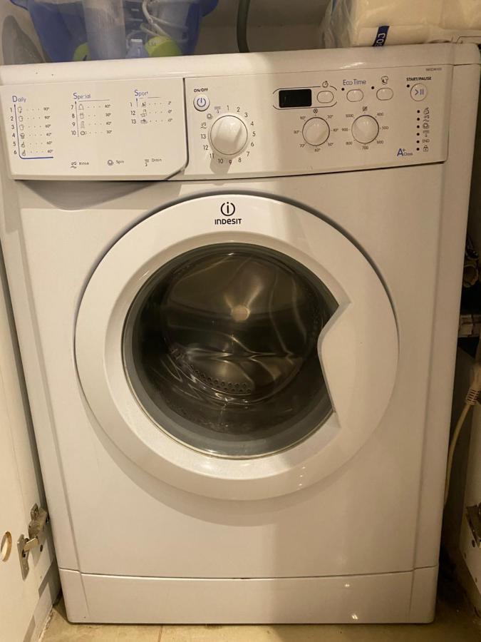 Location In The Heart Of The City, 2 Bedrooms, 2 Bathrooms Apartament *
