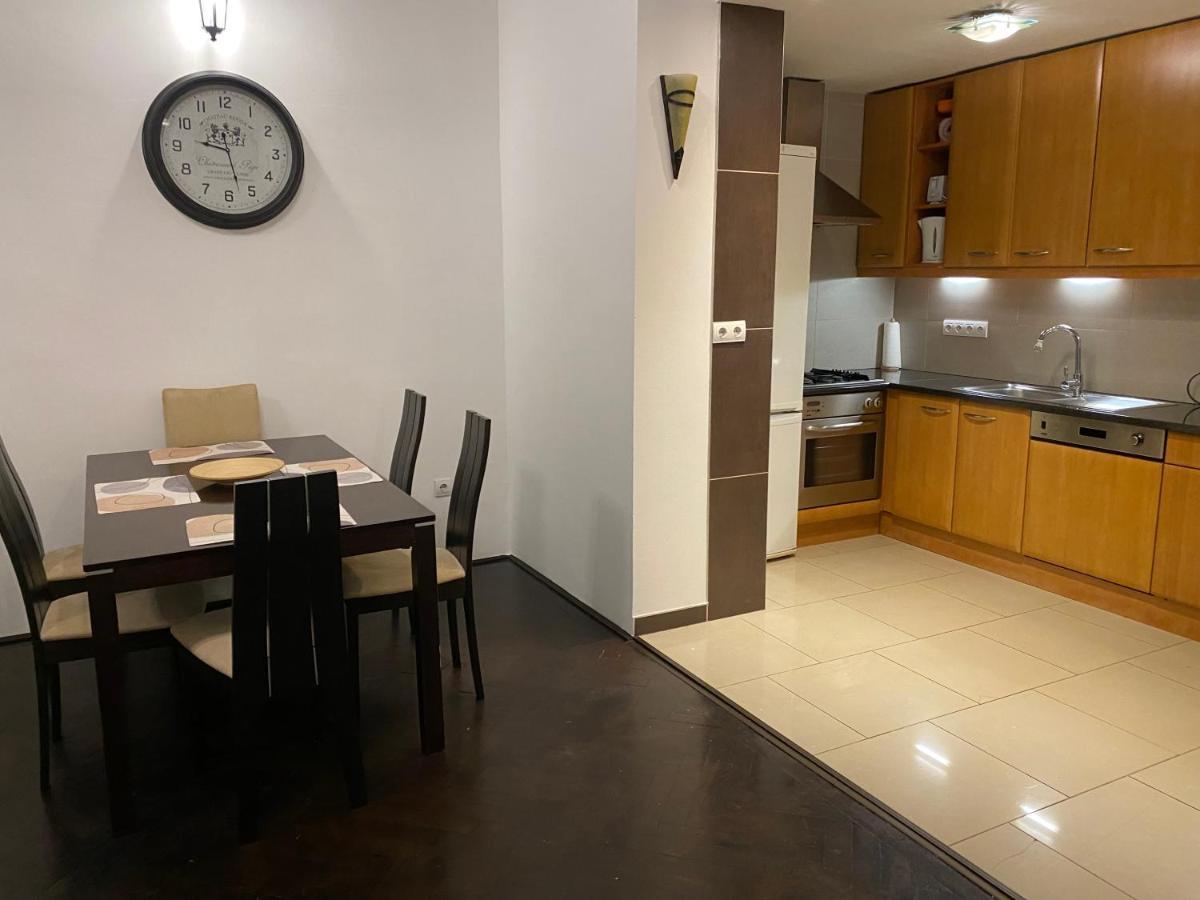 Apartament Location In The Heart Of The City, 2 Bedrooms, 2 Bathrooms *