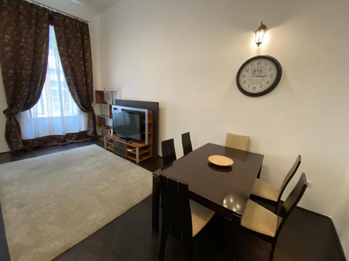 Location In The Heart Of The City, 2 Bedrooms, 2 Bathrooms * Budapesta
