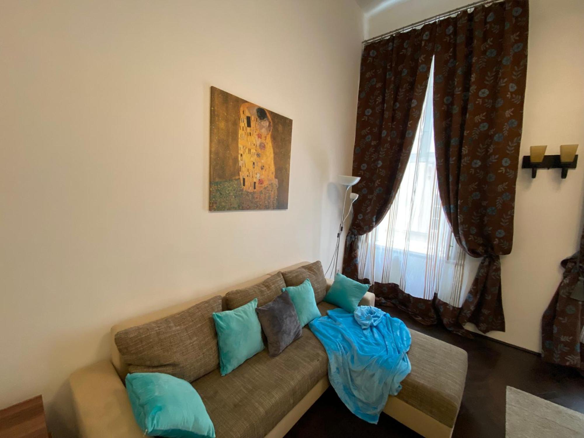 Location In The Heart Of The City, 2 Bedrooms, 2 Bathrooms Apartament Budapesta